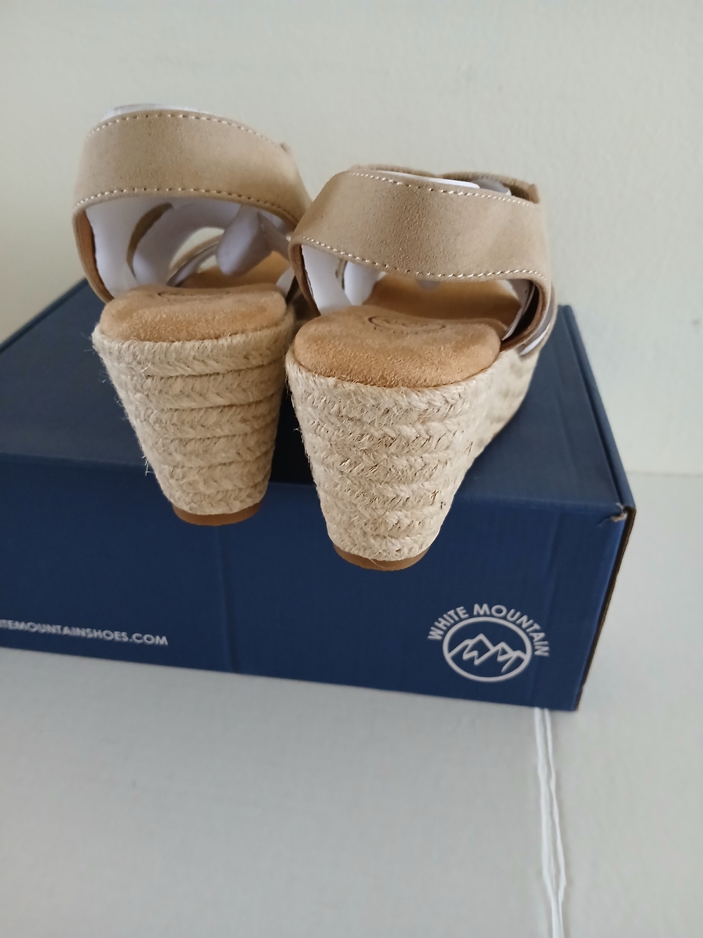 White Mountain Beige Espadrille Wedge Sandals Size 6 New $40 - Picture 5 of 9